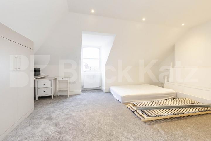 Newly refurbished 2 bedroom plus study / Guest room split over 2 floors Stroud Green Road, Stroud Green